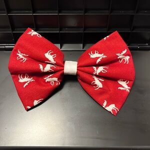 Red moose bow